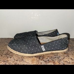 Women’s Toms size 9